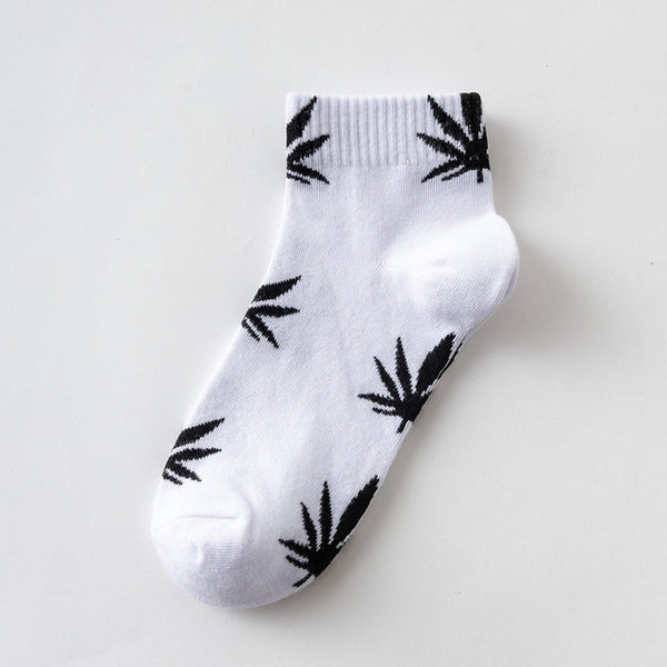 EU size 38-45 Short tube maple leaf socks hip hop socks men and