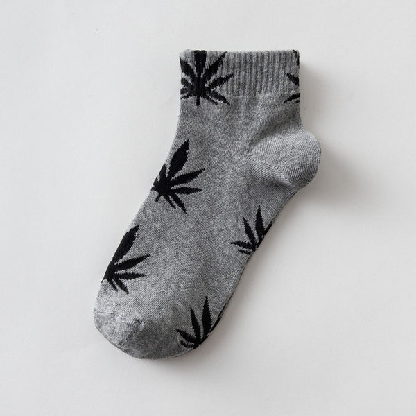 EU size 38-45 Short tube maple leaf socks hip hop socks men and