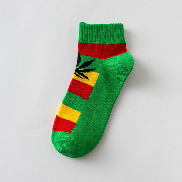 EU size 38-45 Short tube maple leaf socks hip hop socks men and